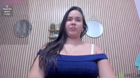 Snapshot of reina_loren chatting on 03/04/26, 02:50 reina_loren online show from 03/04/26, 02:50