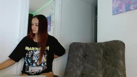 Snapshot of reina_reina chatting on 02/11/26, 05:45 reina_reina online show from 02/11/26, 05:45