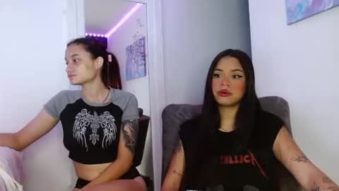 Snapshot of reina_reina chatting on 02/23/26, 01:36 reina_reina online show from 02/23/26, 01:36