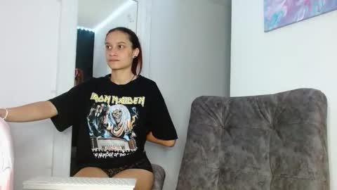 Snapshot of reina_reina chatting on 02/25/26, 03:49 reina_reina online show from 02/25/26, 03:49