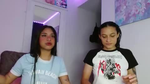 Snapshot of reina_reina chatting on 03/27/26, 04:40 reina_reina online show from 03/27/26, 04:40