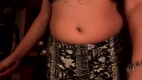 Snapshot of reinaassss chatting on 12/20/25, 05:03 reinaassss online show from 12/20/25, 05:03