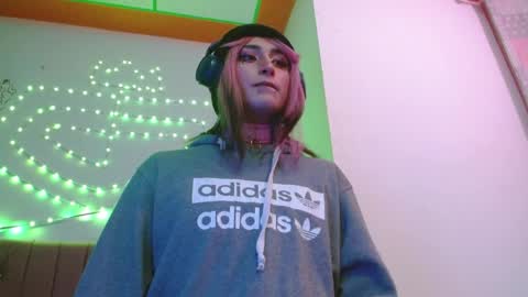 Snapshot of reiv_femboy chatting on 04/05/26, 05:59 reiv_femboy online show from 04/05/26, 05:59