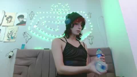 Snapshot of reiv_femboy chatting on 04/16/26, 03:07 reiv_femboy online show from 04/16/26, 03:07