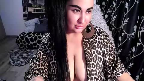 Snapshot of remarkablyass3 chatting on 03/21/26, 11:15 Desyree online show from 03/21/26, 11:15