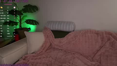 Snapshot of remibliss chatting on 03/04/26, 01:55 Remi online show from 03/04/26, 01:55