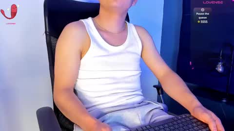 Snapshot of remiblythe chatting on 02/05/25, 12:31 RemiBlythe online show from 02/05/25, 12:31