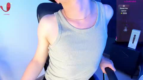 Snapshot of remiblythe chatting on 02/26/25, 12:05 RemiBlythe online show from 02/26/25, 12:05