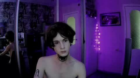 Snapshot of remitrash chatting on 10/28/25, 05:55 RemiTrash online show from 10/28/25, 05:55