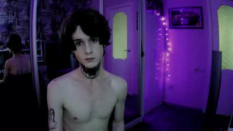 Snapshot of remitrash chatting on 10/31/25, 08:26 RemiTrash online show from 10/31/25, 08:26