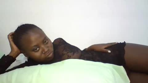 Snapshot of remmy_luna chatting on 02/18/25, 08:58 Remmy luna online show from 02/18/25, 08:58