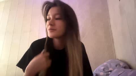 Snapshot of renapolasek chatting on 05/07/26, 11:37 Rena online show from 05/07/26, 11:37