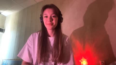 Snapshot of renapolasek chatting on 05/08/26, 11:37 Rena online show from 05/08/26, 11:37