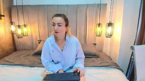 Snapshot of renata_fitnes chatting on 06/02/26, 12:18 renata_fitnes online show from 06/02/26, 12:18