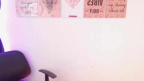    online show from 02/21/25, 03:23