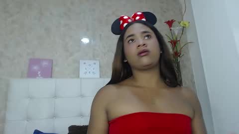 Snapshot of renata_valentina chatting on 03/29/26, 12:16 RENATA VALENTINA online show from 03/29/26, 12:16