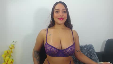 Snapshot of renatabrownn28 chatting on 03/30/26, 07:20 renatabrownn28 online show from 03/30/26, 07:20