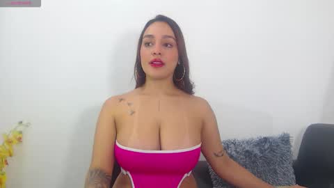 Snapshot of renatabrownn28 chatting on 04/19/26, 09:28 renatabrownn28 online show from 04/19/26, 09:28