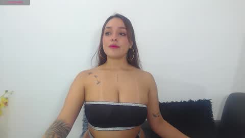 Snapshot of renatabrownn28 chatting on 05/01/26, 05:56 renatabrownn28 online show from 05/01/26, 05:56