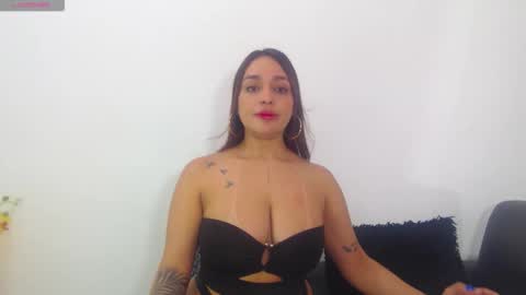 Snapshot of renatabrownn28 chatting on 05/06/26, 07:30 renatabrownn28 online show from 05/06/26, 07:30