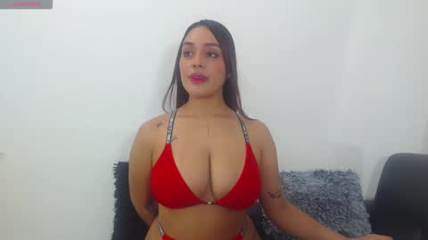 Snapshot of renatabrownn28 chatting on 05/16/26, 06:43 renatabrownn28 online show from 05/16/26, 06:43
