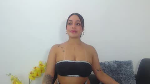Snapshot of renatabrownn28 chatting on 06/02/26, 05:53 renatabrownn28 online show from 06/02/26, 05:53