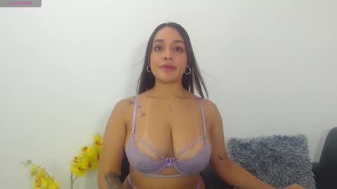 Snapshot of renatabrownn28 chatting on 06/04/26, 06:19 renatabrownn28 online show from 06/04/26, 06:19