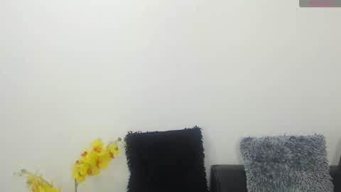 Snapshot of renatabrownn28 chatting on 06/05/26, 06:52 renatabrownn28 online show from 06/05/26, 06:52