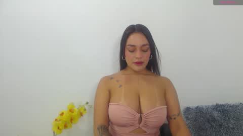 Snapshot of renatabrownn28 chatting on 06/10/26, 03:39 renatabrownn28 online show from 06/10/26, 03:39