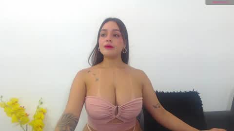 Snapshot of renatabrownn28 chatting on 06/25/26, 05:12 renatabrownn28 online show from 06/25/26, 05:12