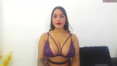Snapshot of renatabrownn28 chatting on 07/05/26, 03:56 renatabrownn28 online show from 07/05/26, 03:56