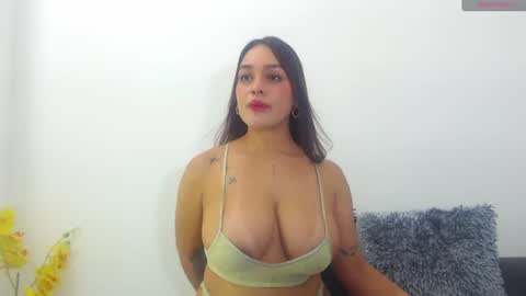 Snapshot of renatabrownn28 chatting on 07/07/26, 07:23 renatabrownn28 online show from 07/07/26, 07:23