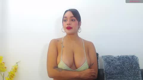 Snapshot of renatabrownn28 chatting on 07/17/26, 08:54 renatabrownn28 online show from 07/17/26, 08:54