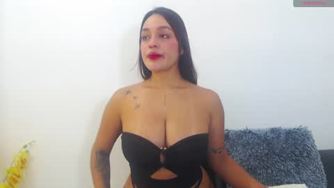 Snapshot of renatabrownn28 chatting on 07/25/26, 07:17 renatabrownn28 online show from 07/25/26, 07:17
