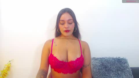 Snapshot of renatabrownn28 chatting on 07/26/26, 10:49 renatabrownn28 online show from 07/26/26, 10:49