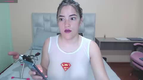 Snapshot of renathacohen chatting on 09/15/25, 03:23 sofia online show from 09/15/25, 03:23