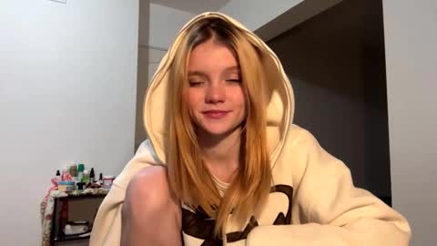 Snapshot of rendabecnel chatting on 02/07/26, 01:09 Tiffany online show from 02/07/26, 01:09