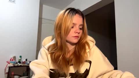 Snapshot of rendabecnel chatting on 02/11/26, 11:10 Tiffany online show from 02/11/26, 11:10