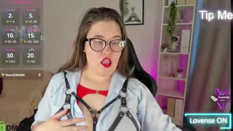 renee_turner online show from 11/10/25, 09:08