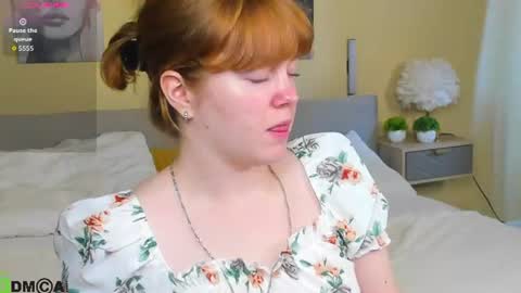 Snapshot of reneefoxy_ chatting on 07/12/26, 12:56 reneefoxy_ online show from 07/12/26, 12:56