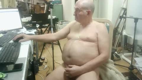 Snapshot of renefr chatting on 12/22/25, 06:16 renefr online show from 12/22/25, 06:16