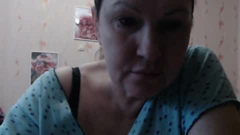 Snapshot of reneice chatting on 12/23/25, 07:17 ReneIce online show from 12/23/25, 07:17