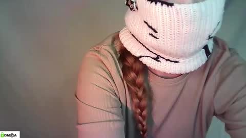 Renesme White Im here from Monday to Friday online show from 05/11/26, 02:50