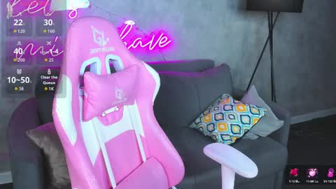 Snapshot of renesmy_black chatting on 06/17/26, 12:13 Renesmy online show from 06/17/26, 12:13