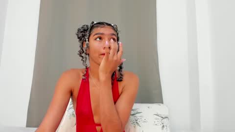 Snapshot of rennatta_sx chatting on 02/18/25, 11:22 Renata online show from 02/18/25, 11:22