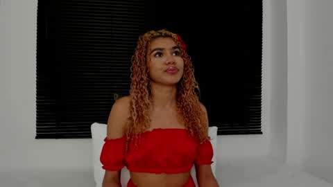 Snapshot of rennatta_sx chatting on 03/31/26, 03:19 Renata online show from 03/31/26, 03:19