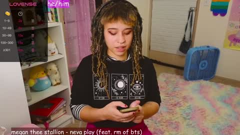 Snapshot of renpuppy chatting on 01/05/25, 05:51 REN online show from 01/05/25, 05:51