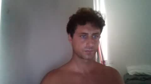 Snapshot of renud chatting on 09/11/25, 11:05 renud online show from 09/11/25, 11:05