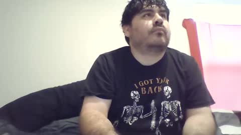 Snapshot of renz187 chatting on 12/16/25, 07:41 Renz online show from 12/16/25, 07:41