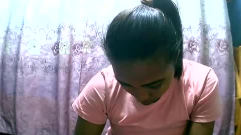 Snapshot of rephaleta chatting on 08/04/26, 10:51 Rephaleta online show from 08/04/26, 10:51